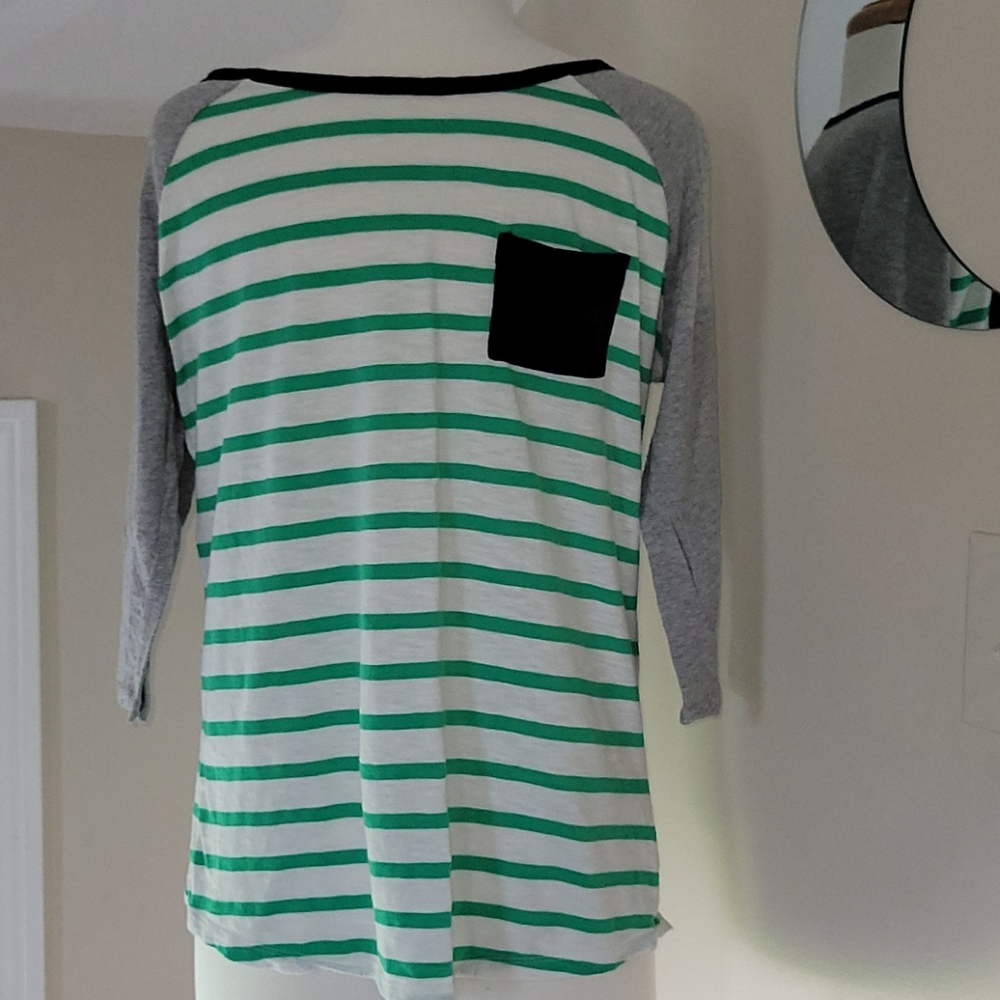 Vintage Ladies Gap baseball style tee